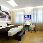 Mosaic House Design Hotel
