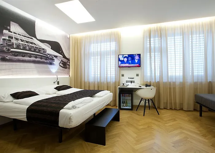 Mosaic House Design Hotel